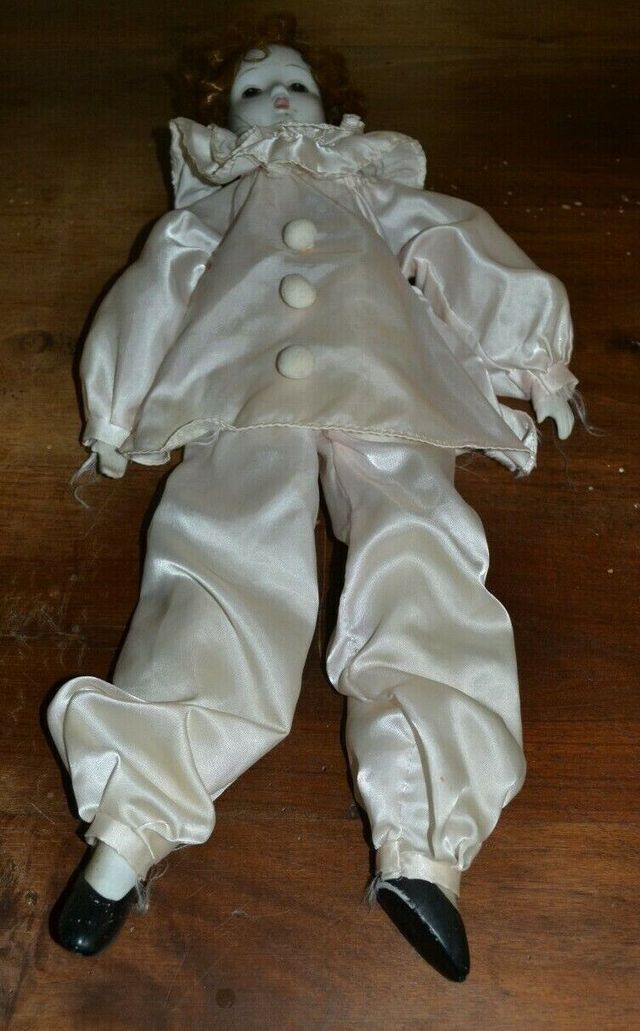 Bambola in porcellana anni 80