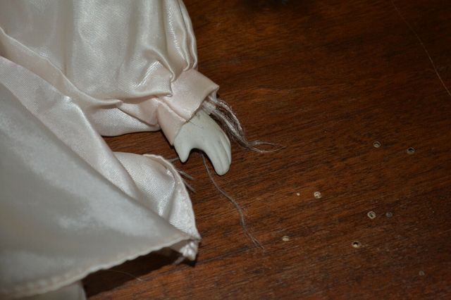 Bambola in porcellana anni 80