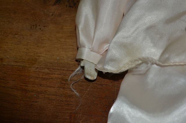 Bambola in porcellana anni 80