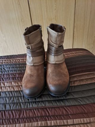 Botines tipo campero