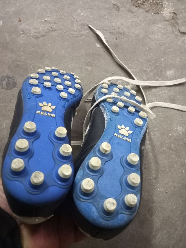 Se vende botas de fútbol Kelme