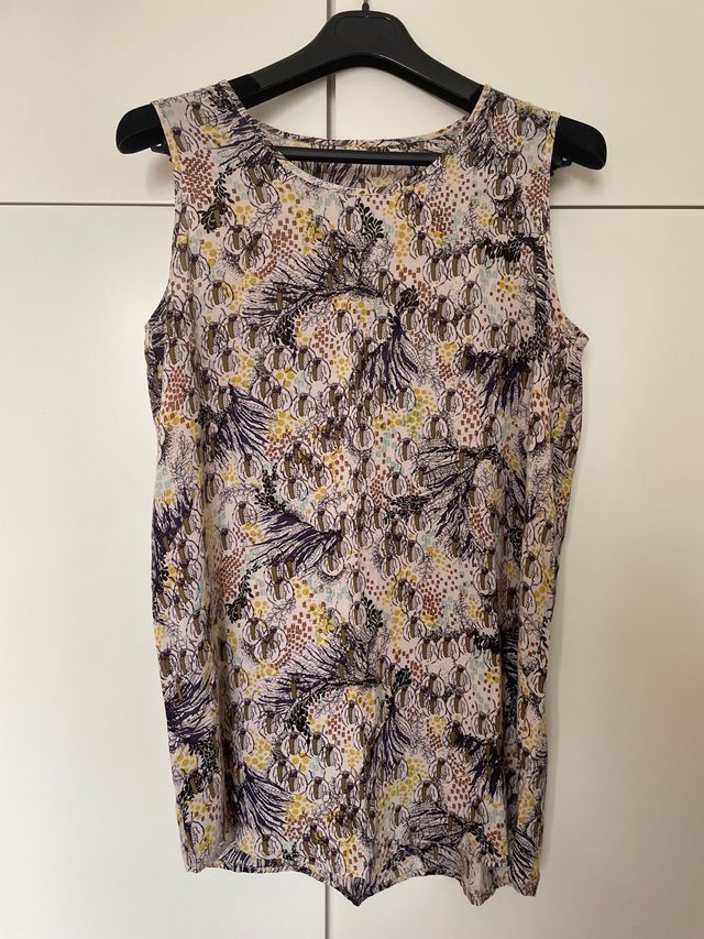 Maglia smanicata misto seta / blusa