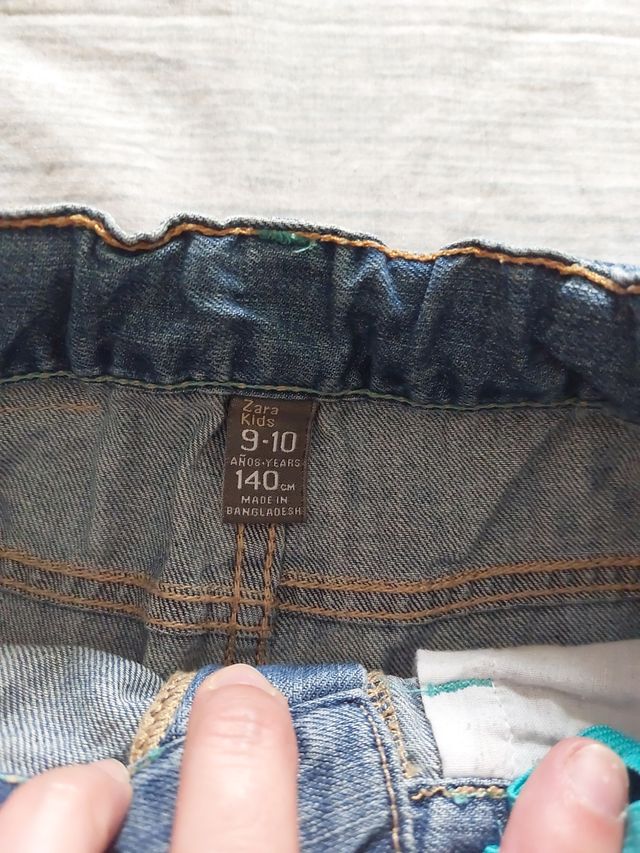 Dos vaqueros cortos niño de 9/10 años. 