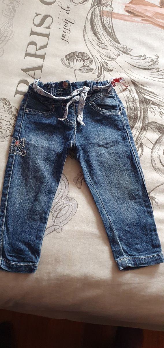 Pantalón vaquero bebé. Marca Chicco.