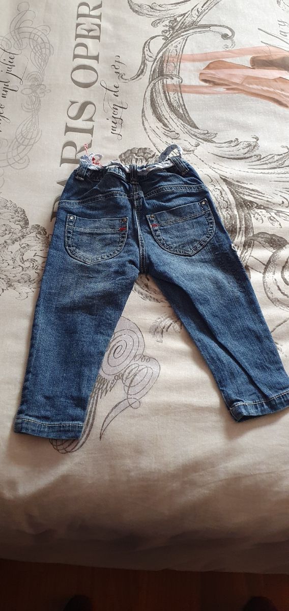 Pantalón vaquero bebé. Marca Chicco.