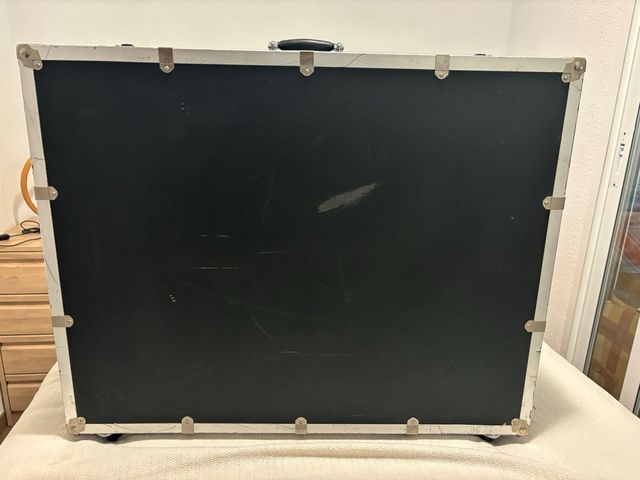 Antigua maleta rígida Salvador Bachiller