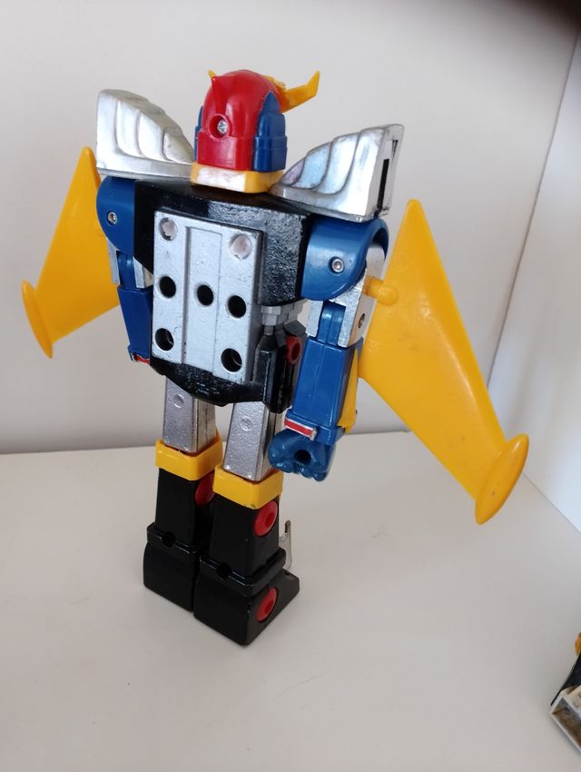 Robot trasformabile antichi collezione 