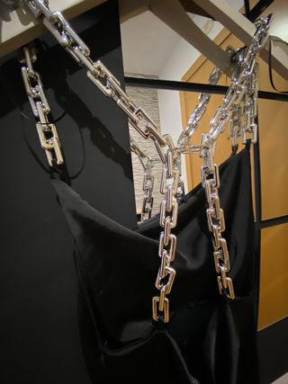 Vestido satinado midi de Zara nuevo