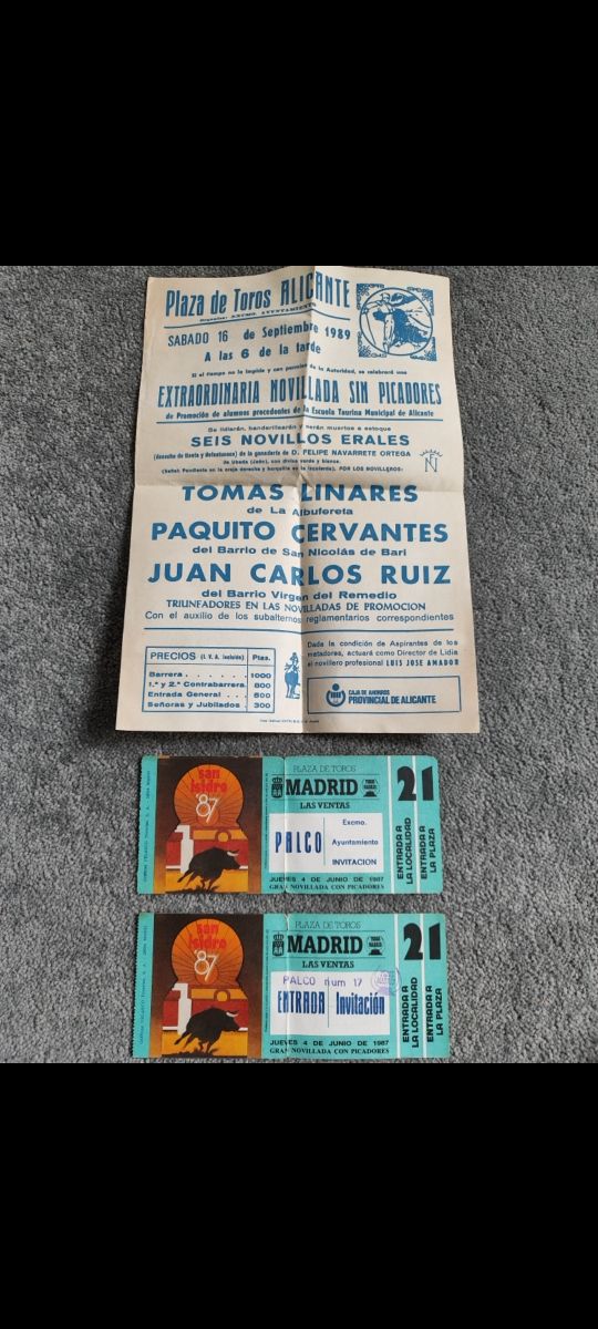 Oggetti da collezione: tori da corrida