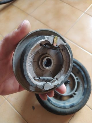 Rueda trasera patinete eléctrico innova