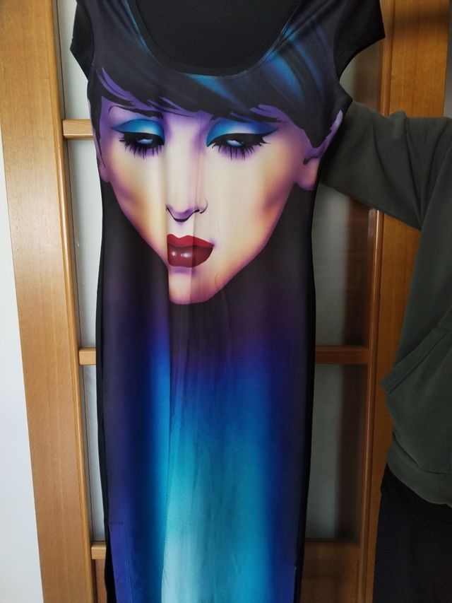 Abito lungo nero con spacchi