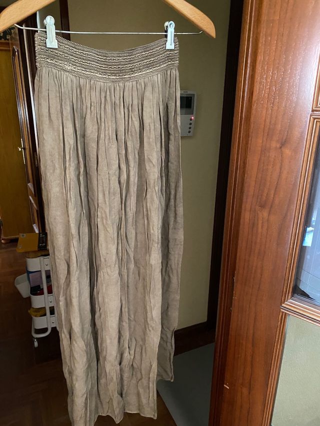 Falda larga beige
