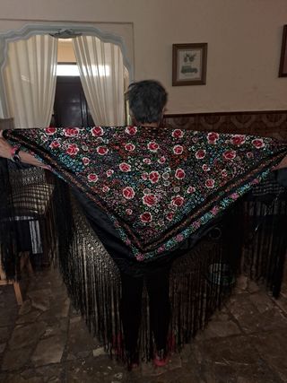 Mantón de Manila. Sin estrenar.