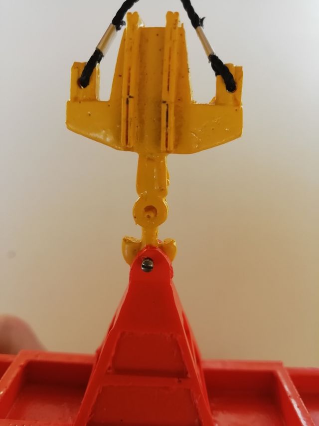 Container con gancio