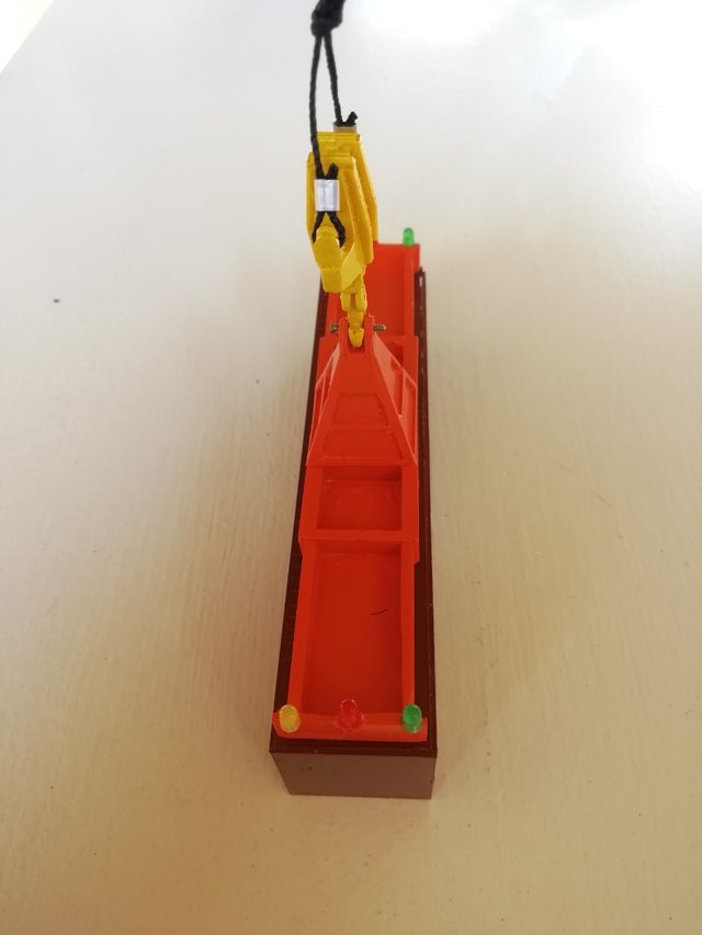 Container con gancio