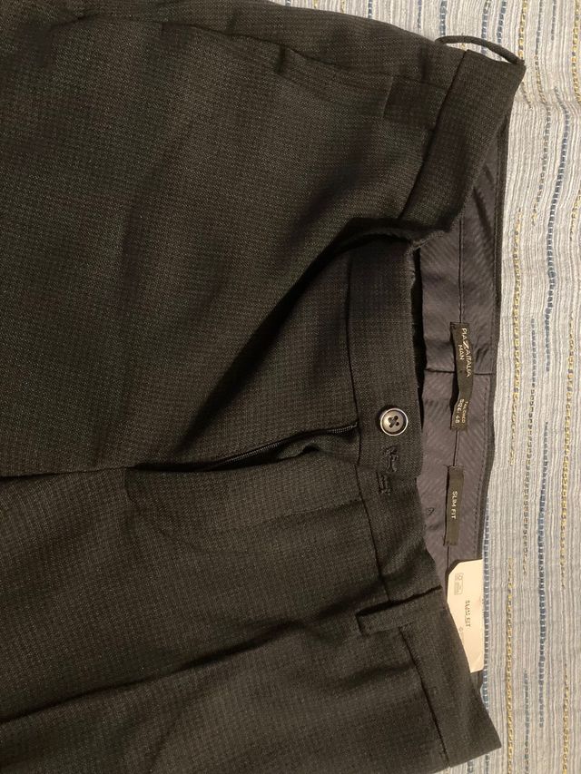 Pantolone nuovo con etichetta