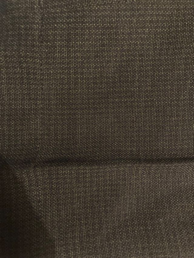 Pantolone nuovo con etichetta