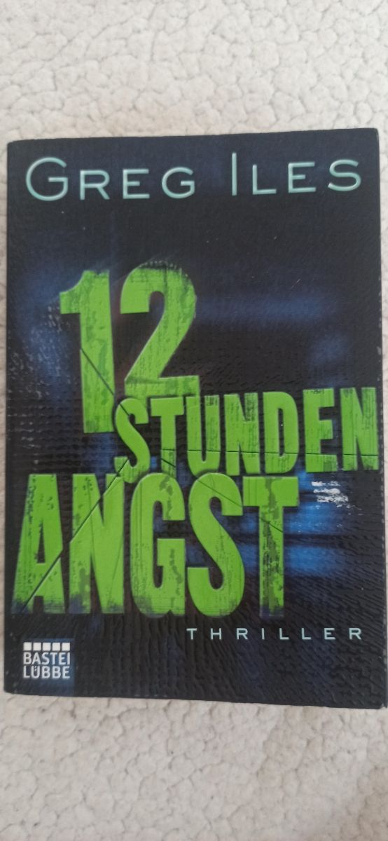 Libro "12 Stunden ANGST" en aleman