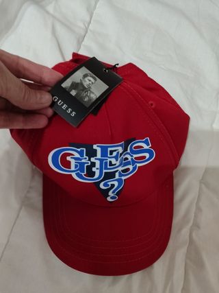 Guess mochila y gorra