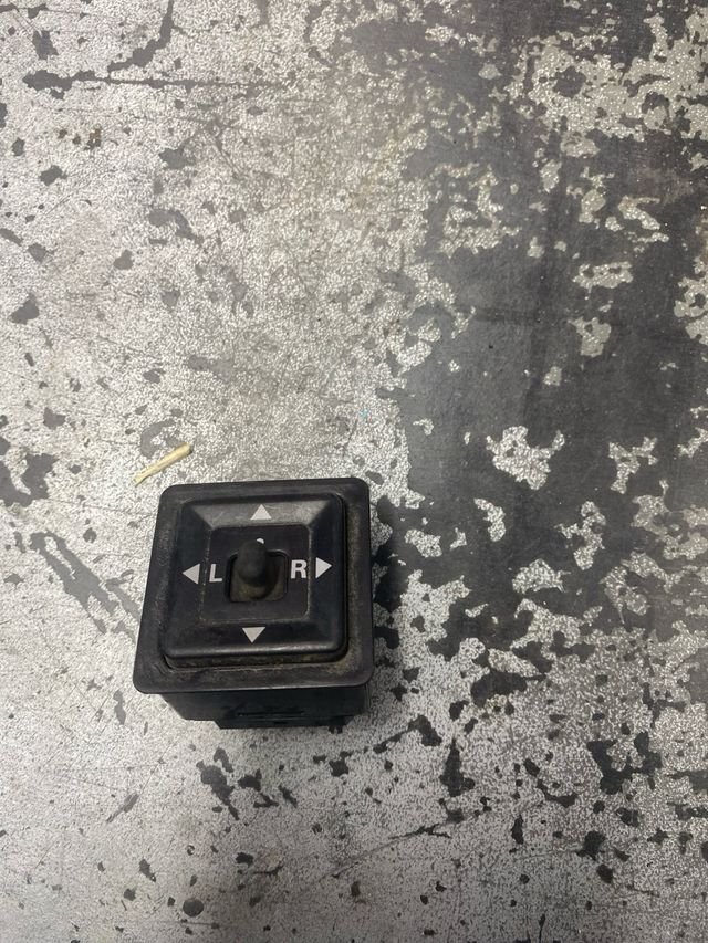 Interruptor retrovisor mitsubishi montero v20