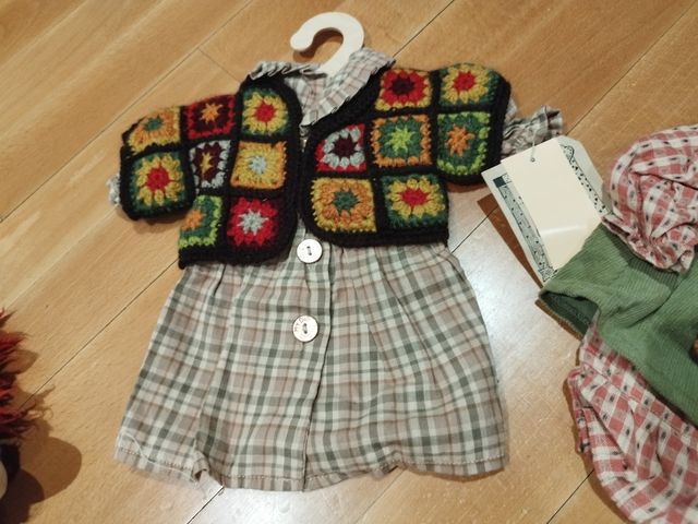 Muñeca mydoll + 4 conjuntos