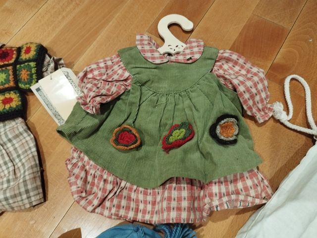 Muñeca mydoll + 4 conjuntos