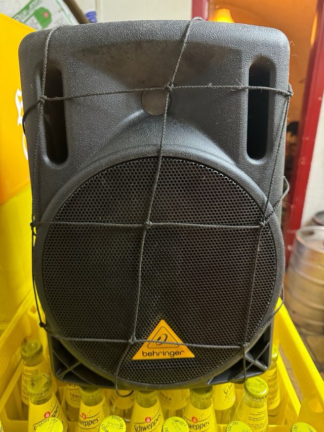 3 Altavoces behringer eurolive 208d