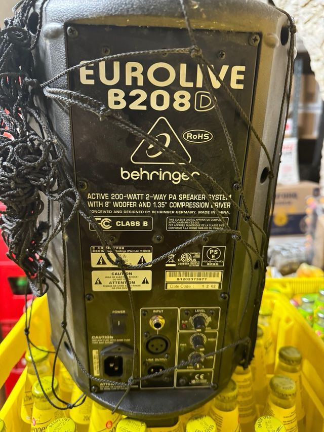3 Altavoces behringer eurolive 208d