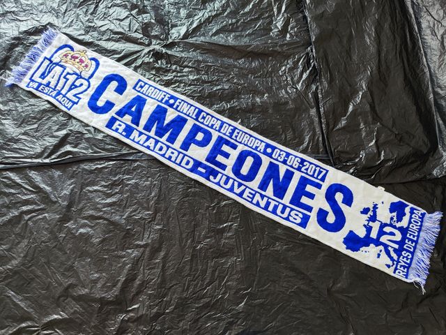 Bufanda fútbol Real Madrid duodécimo Champions 16