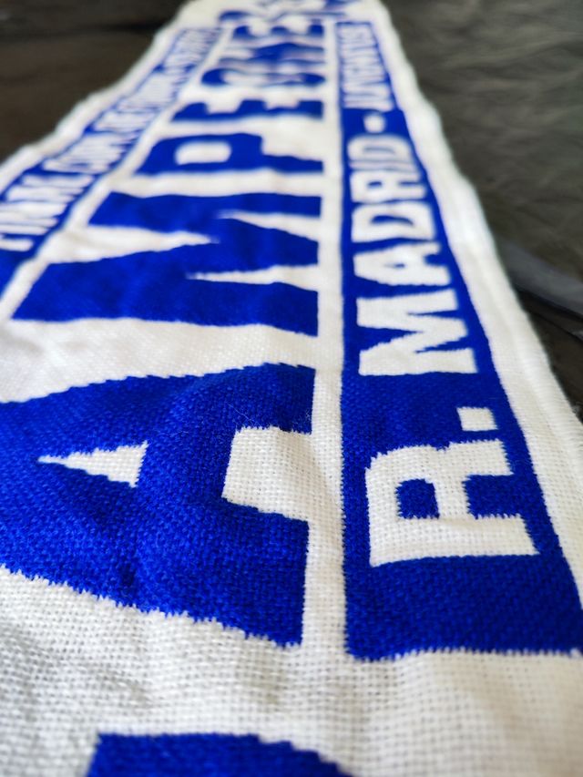 Bufanda fútbol Real Madrid duodécimo Champions 16