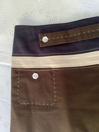 Adolfo Domínguez. Falda tres colores