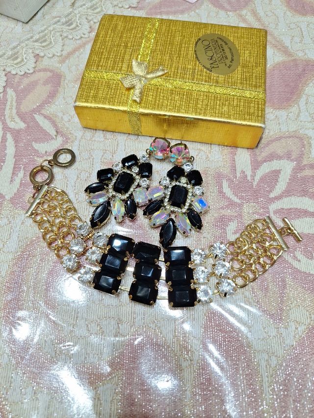 Bracciale e orecchini