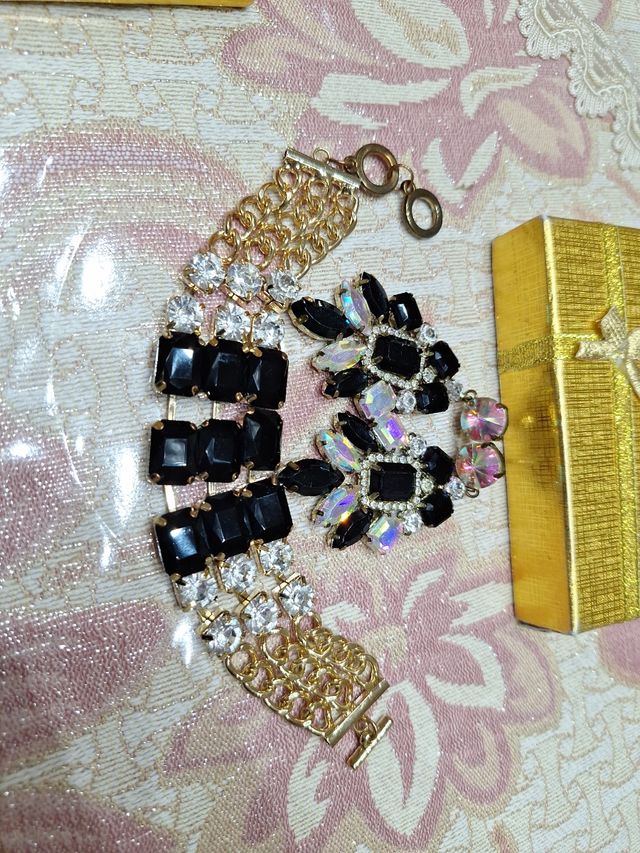 Bracciale e orecchini