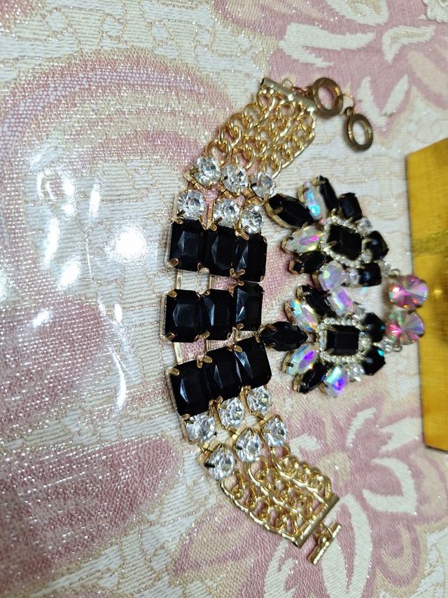 Bracciale e orecchini