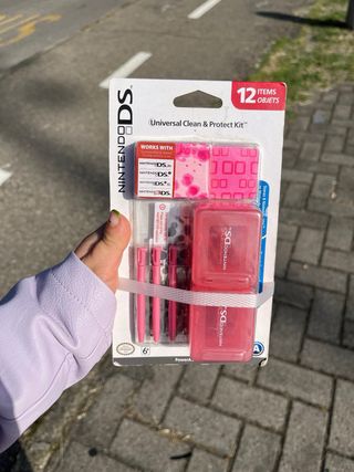 Nintendo DS Kit con pennini e porta schede