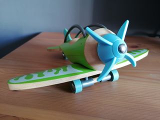 HAPE. Avión de madera "E-plane".