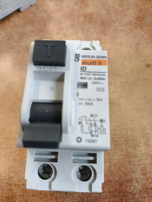 Automático interruptor diferencial multi9 ID 