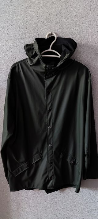 Chaqueta impermeable RAINS verde militar