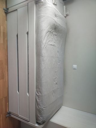 triple cama con somieres y colchones