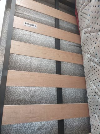 triple cama con somieres y colchones