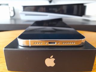 Iphone 13 Pro Max IOS 18