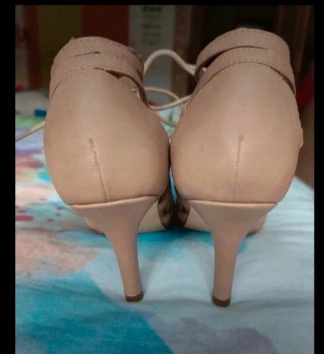 Zapatos salón. Anna Field número 36