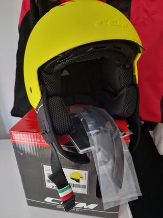 Casco moto CGM amarillo NUEVO SIN USO.