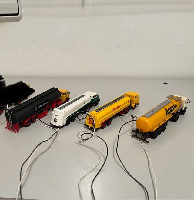 Lote 4 trailers H0 con luz.