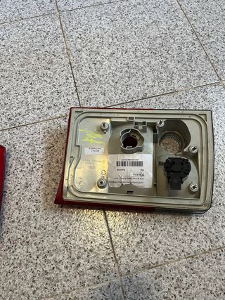 Pilotos traseros Audi 80 b4