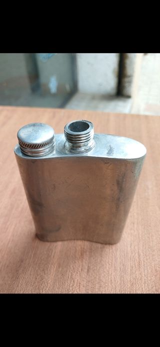 Antigua Petaca inglesa 1950