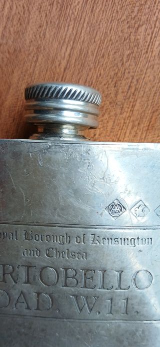 Antigua Petaca inglesa 1950