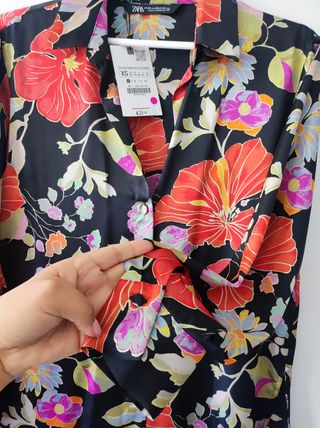 Blusa elegante satén zara