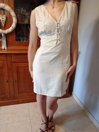 Vestito estivo in lino e viscosa.