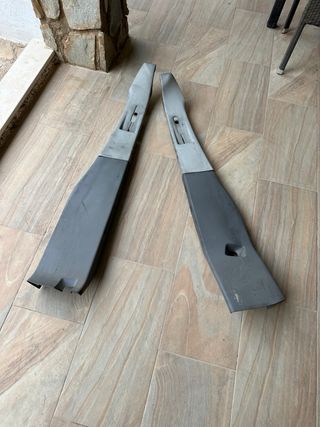 Guarnecidos columnas delanteras